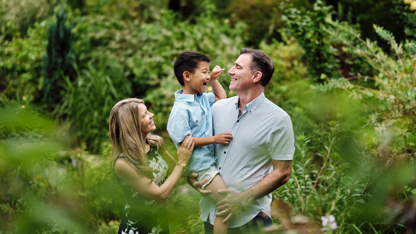 Summer Family Portraits in Seoul - Rainy Season