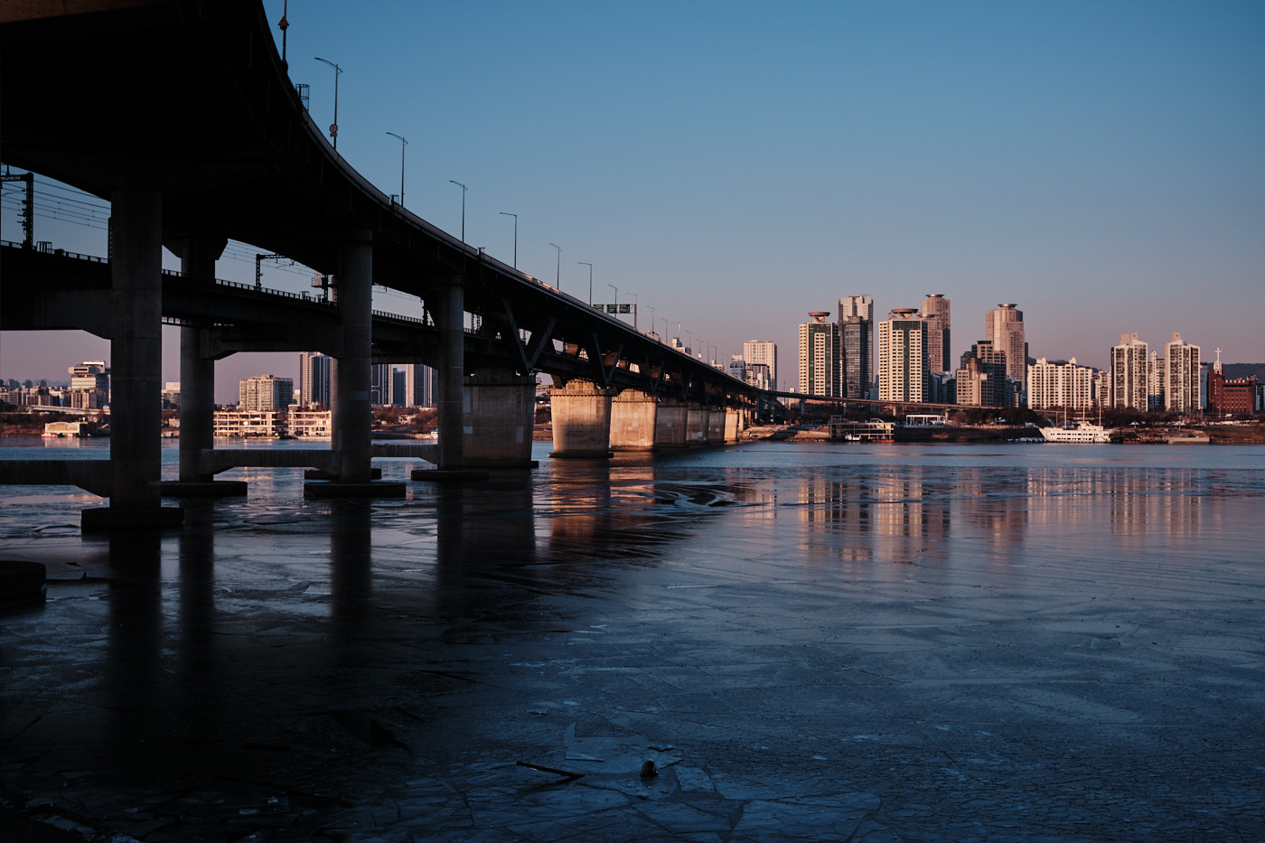 Frozen Han River - Sunrise in Seoul