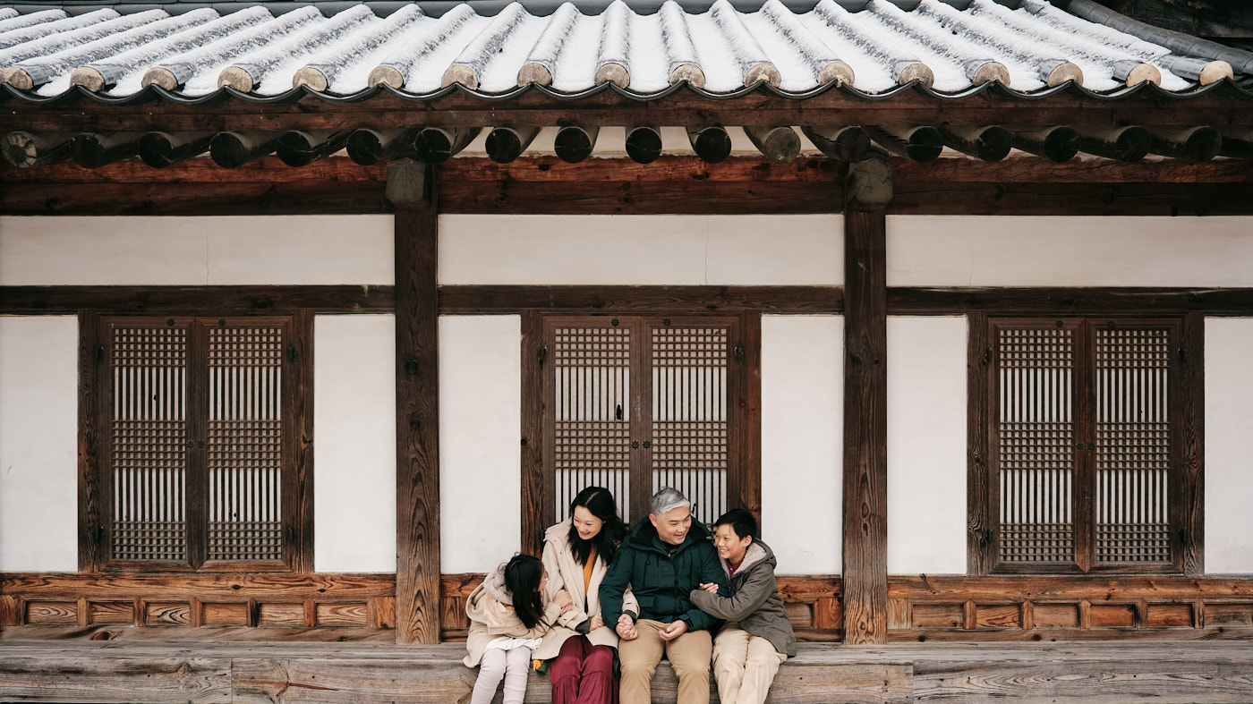 Gyeongbokgung - Winter Family Photos in Snow