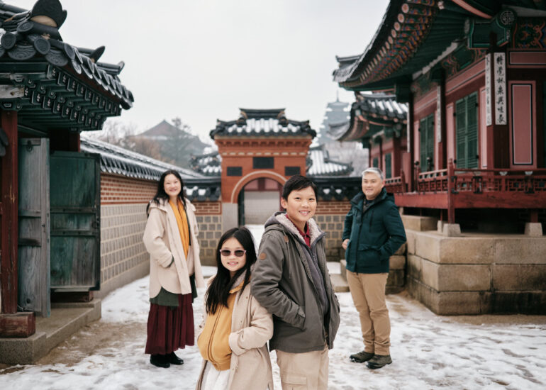 Gyeongbokgung in Snow - Family Photos in Seoul