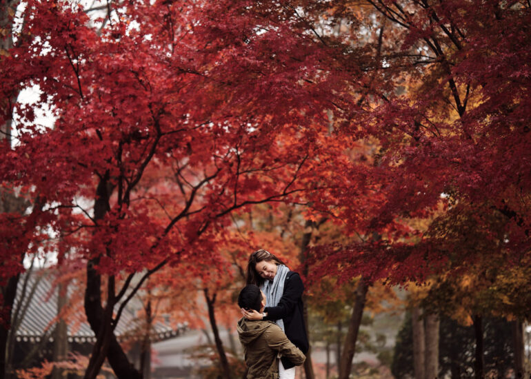 Pre-Wedding Photos in Autumn Leaves