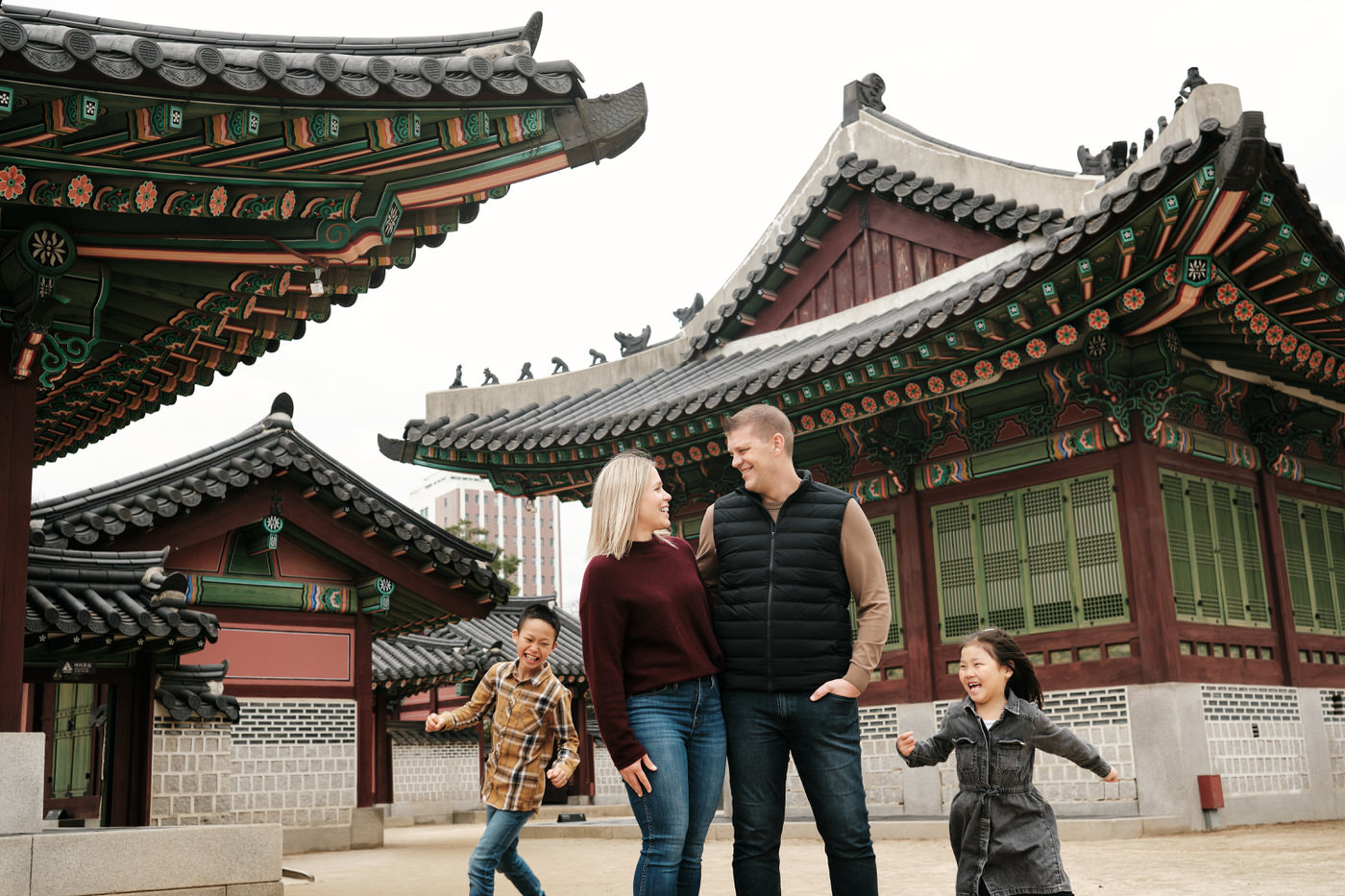 Early Spring Family Photos - Seoul Palace