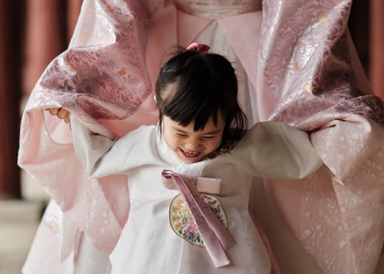 Candid Famly Photos - Rainy Seoul