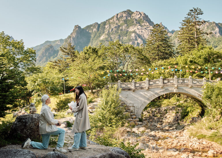 Seoraksan National Park Proposal in the early morning